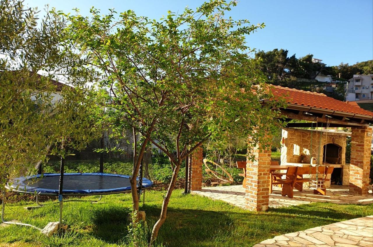 Apartments Batistic Supetarska Draga Bagian luar foto