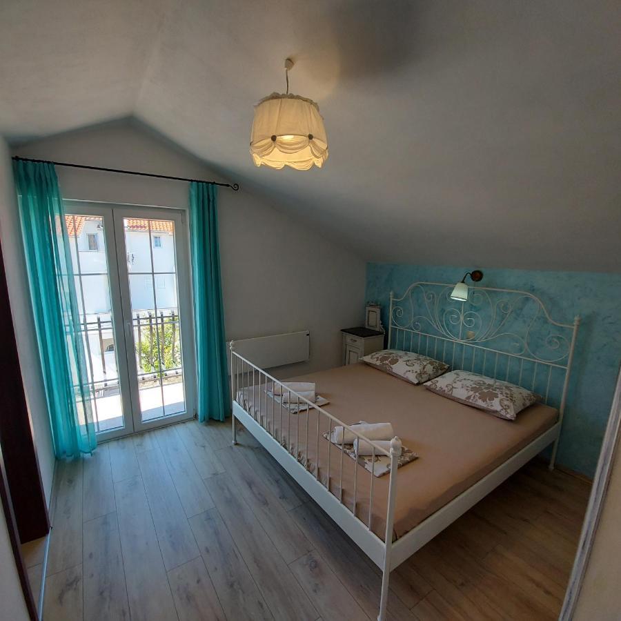 Apartments Batistic Supetarska Draga Bagian luar foto