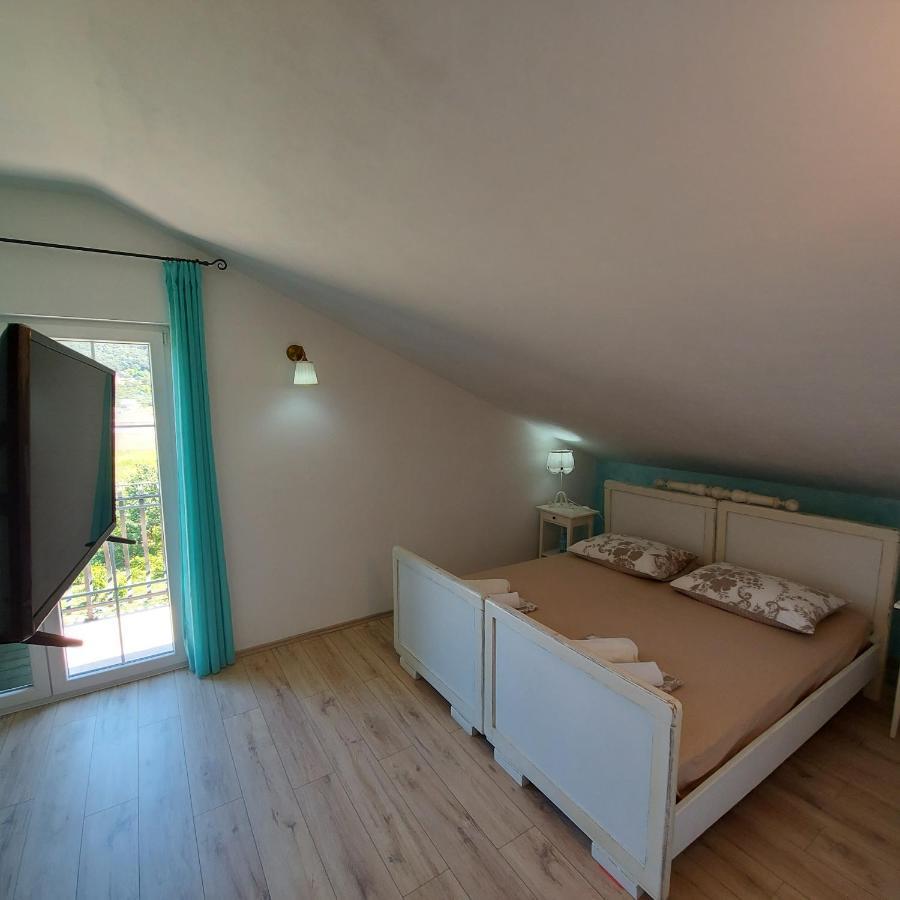 Apartments Batistic Supetarska Draga Bagian luar foto