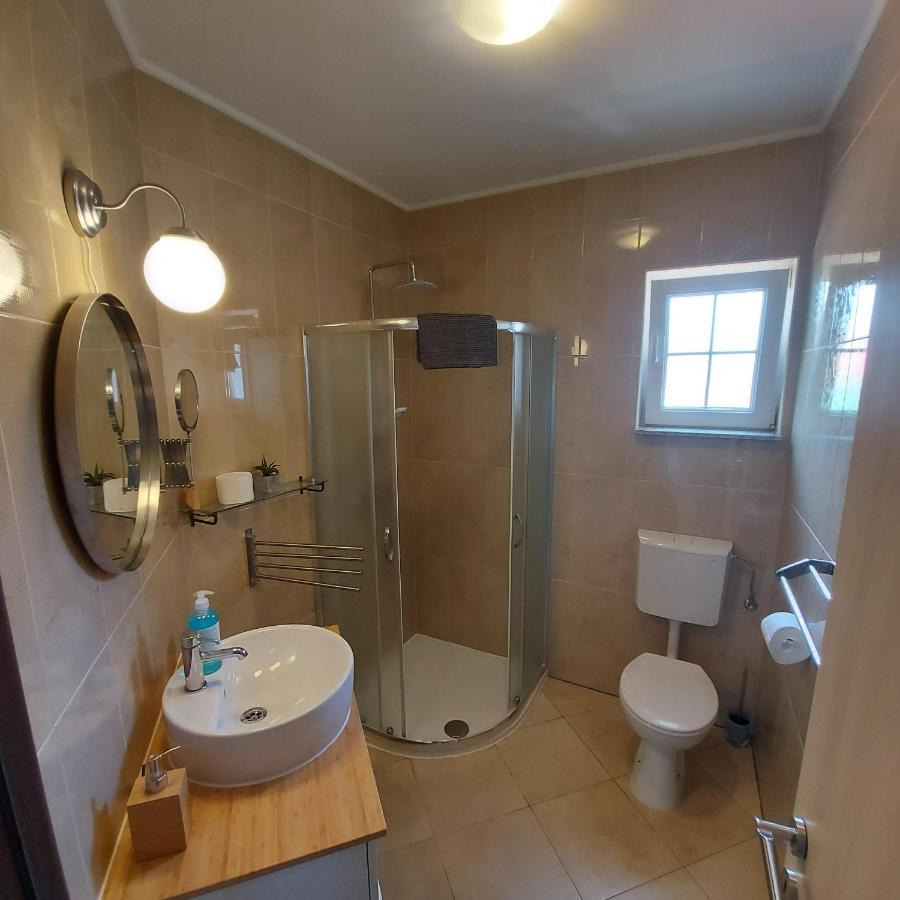 Apartments Batistic Supetarska Draga Bagian luar foto