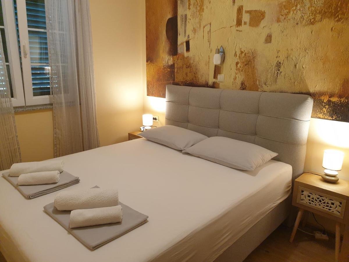 Apartments Batistic Supetarska Draga Bagian luar foto