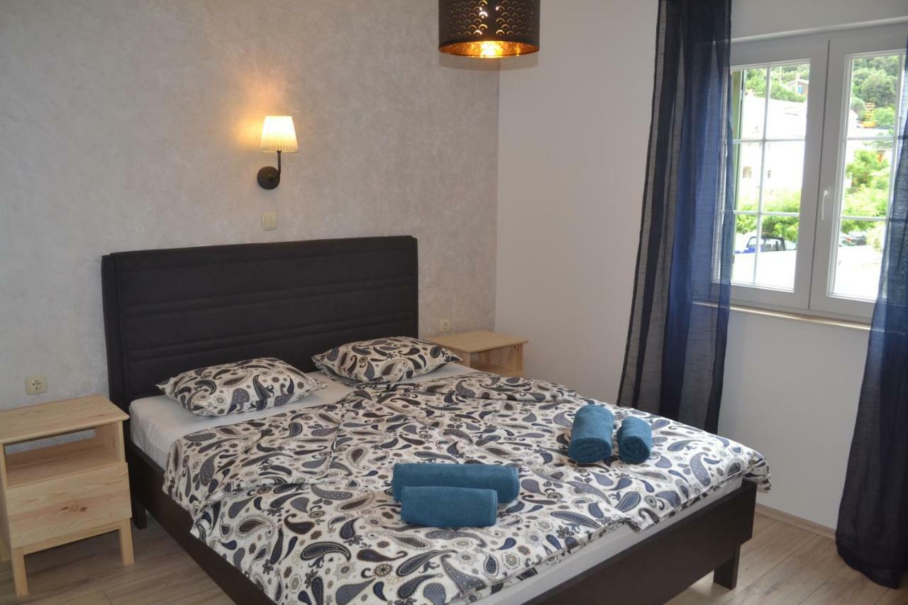 Apartments Batistic Supetarska Draga Bagian luar foto